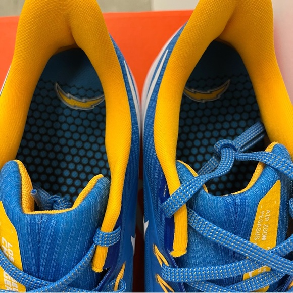 NIKE LA Chargers Zoom Pegasus 39 runners | powder blue 11.5 MSRP $130 DR2050-400